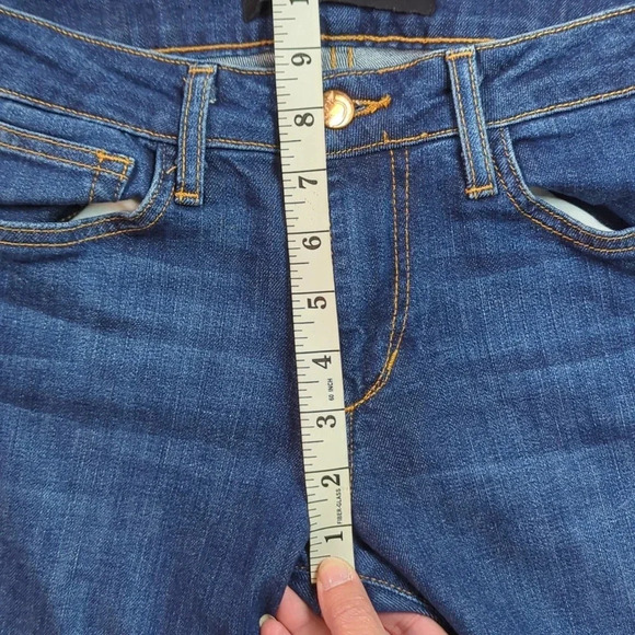 Joe's Jeans. Excellent Condition. Size 26. - Picture 8 of 9